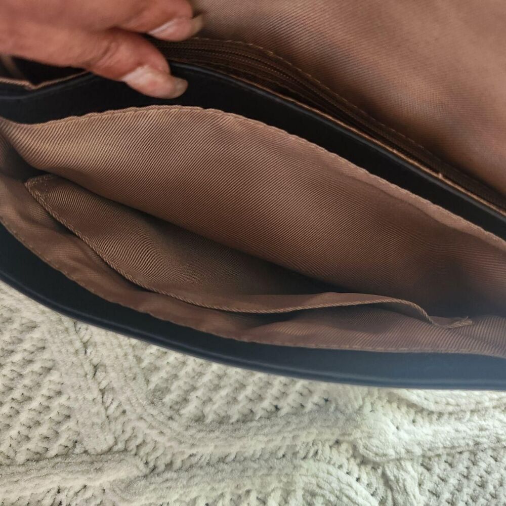 The Sak Black Leather Crossbody/ Shoulder Bag - Picture 8 of 8